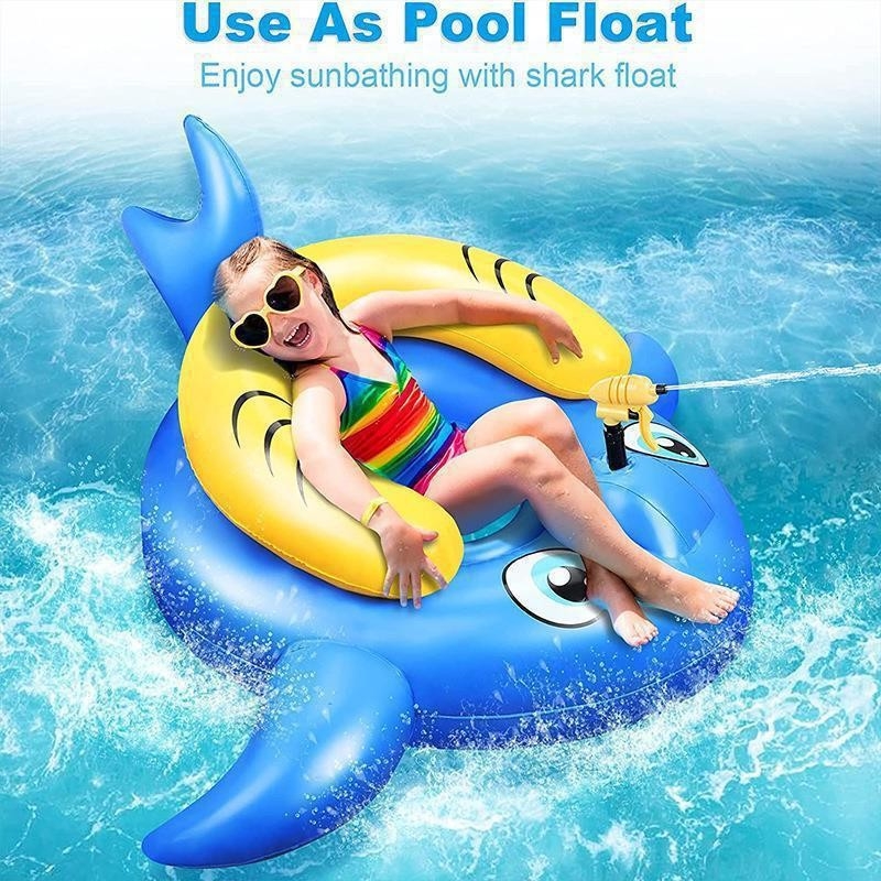 PVC надуваем плувен пръстен с акула за деца, воден спрей и воден пистолет