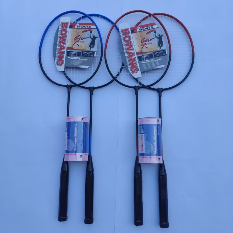 Prilagođeni set badminton reketa s visokom elastičnošću i otpornošću na lomljenje žica, dvostruke rekete, okvir od željezne legure