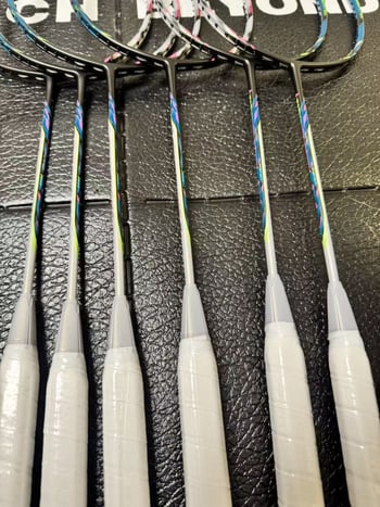 Bez oznake War Halberd 9000Power s unutarnjom pjenom 46T, visoke kvalitete, sekundarna kalupa, ultra lagana, potpuno karbonska badminton raketa