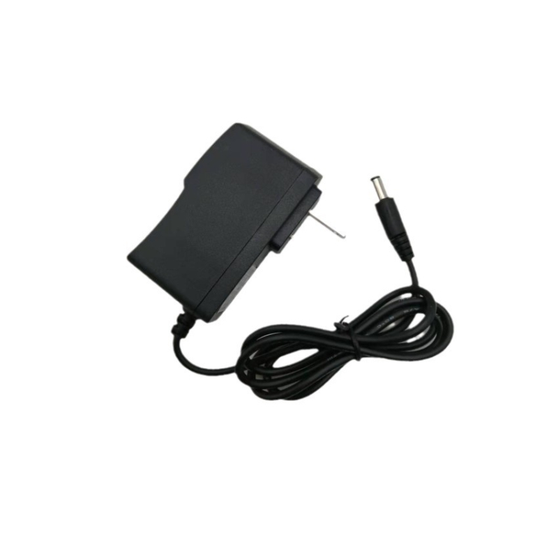 DC napajanje s izlazima: 5V 1A, 6V, 9V, 12V za LED, sigurnosnu kameru, set-top box, usmjerivač i optički modem