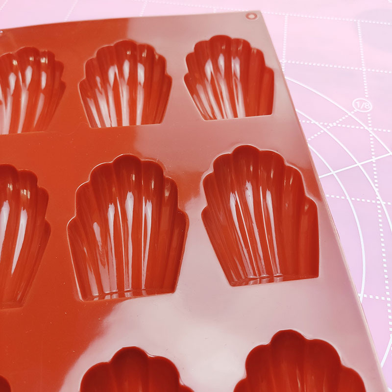 Silikonska forma s 9 pretinaca u obliku školjke za madeleine, senbei i čokoladu – DIY pečenje