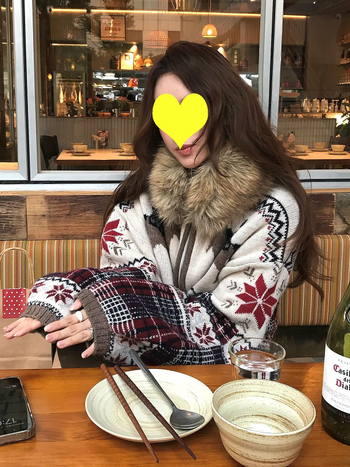 Женски ретро кардиган с контрастни цветови блокове и яка от козина, мотиви аниме и карикатури, свободна кройка, плетено яке за есен-зима 2025