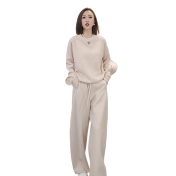 Ženski casual sportski set u korejskom stilu: pulover s okruglim izrezom i široke hlače (modni trend 2025)