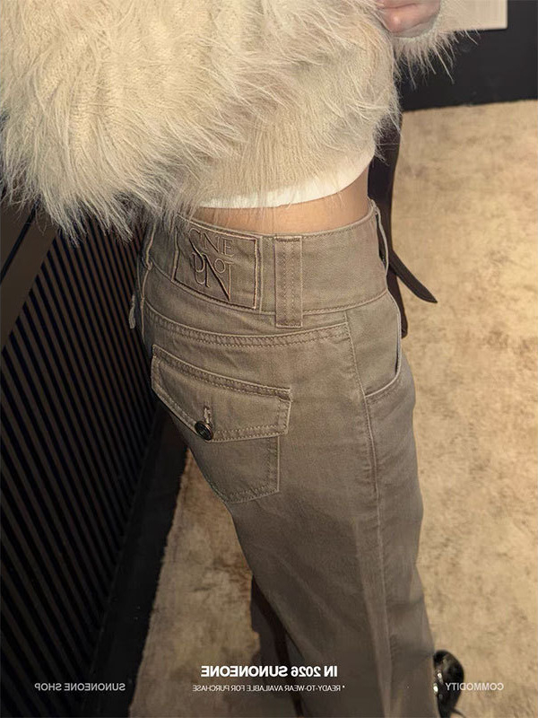 Sunoneone ženske hlače od denima s dvostrukim gumbom i izvezenim logom, opuštena silueta, široke i ravne nogavice, isprani denim, zimske casual hlače
