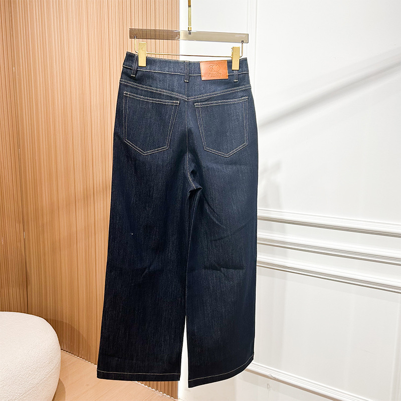 Ženske hlače od denima za proljeće 2026 – visokim strukom, ravno do širokog kroja, isprani denim, casual i svestrane