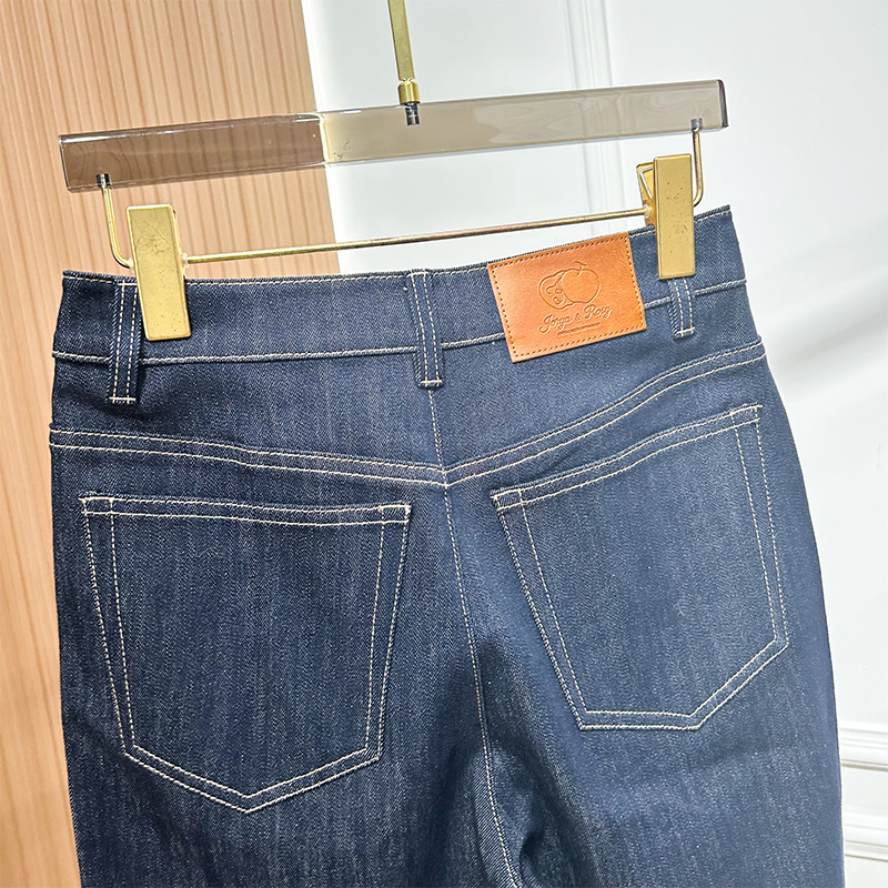 Ženske hlače od denima za proljeće 2026 – visokim strukom, ravno do širokog kroja, isprani denim, casual i svestrane