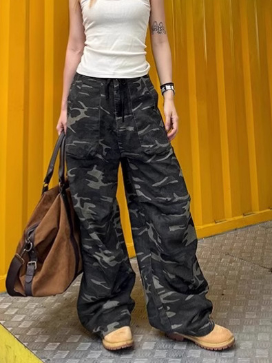 Ženske traperice u američkom retro stilu s kamuflažnim uzorkom, denim, podesiva elastična struka uz vezicu – opušten kroj, svakodnevne radne hlače