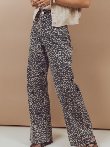 Ženske hlače od džinsa s visokim strukom i blagim širenjem prema dolje, leopard uzorak, denim, zimska kolekcija 2025