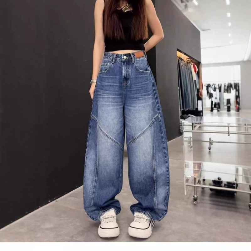 Ženske plus-size traperice u retro američkom stilu s zakrivljenim rubom, visokim strukom, vizualno laskaju siluetu kruške, ravne i široke nogavice