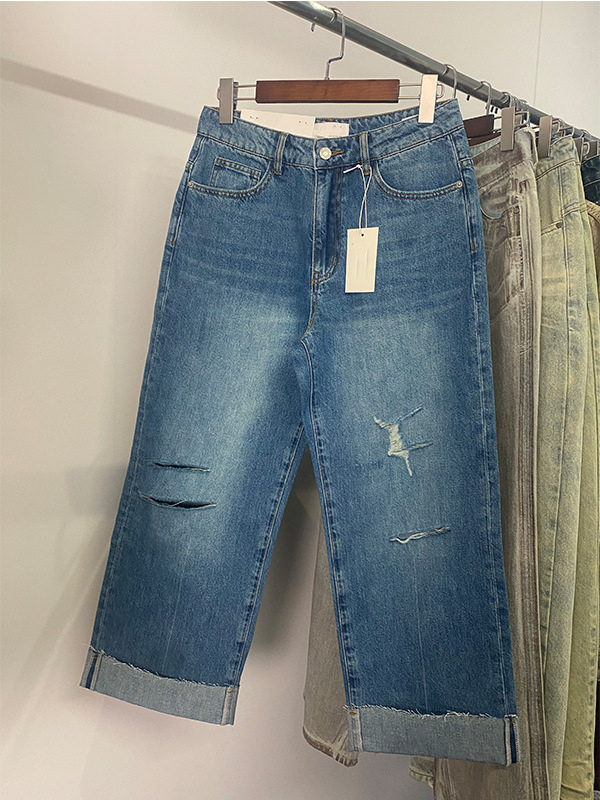 Fram 25 novih laganih pamuk denim hlača za žene, ravnog kroja, svijetloplava, s poderanim rubom i kraćom duljinom
