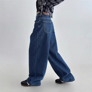 Ženske široke traper hlače od tamnoplave boje, retro casual stil, klasičan kroj, proljeće 2026