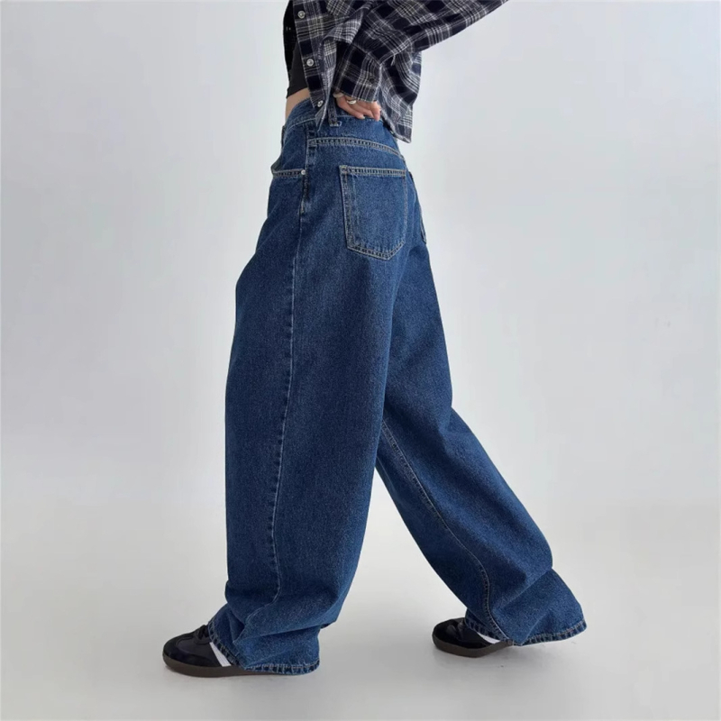 Ženske široke traper hlače od tamnoplave boje, retro casual stil, klasičan kroj, proljeće 2026