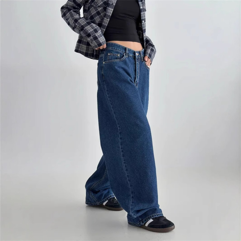 Ženske široke traper hlače od tamnoplave boje, retro casual stil, klasičan kroj, proljeće 2026
