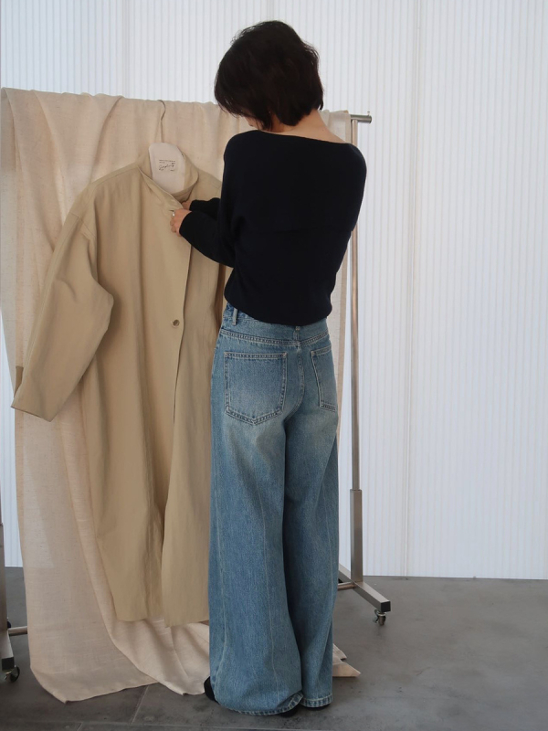 Traperice s blagim izbočenjem i remenom, ravni kroj, casual hlače – Model 00700