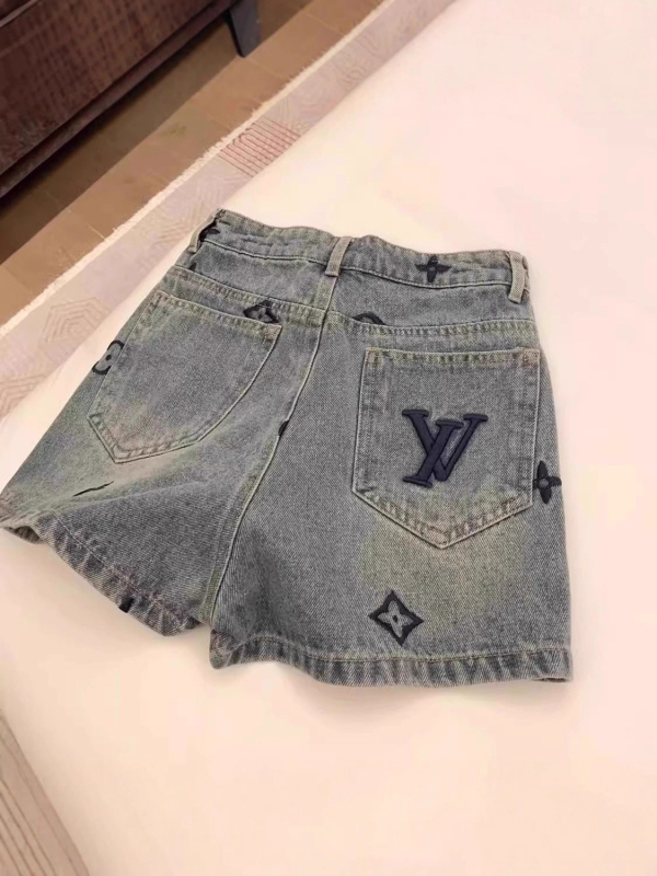 Ženske traper shorts s izvezenim slovima, visokim strukom, A-kroj, ljeto 2025