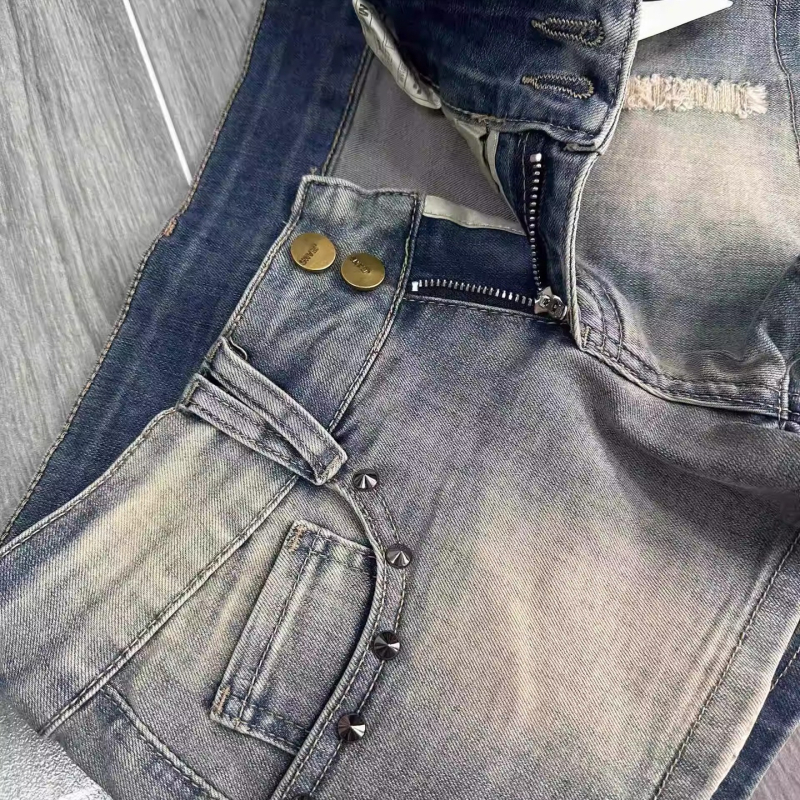 Ženske denim ultra kratke šorceve, američki retro pank rock stil, sladko-pikantno, niski struk, uska silueta, prianjaju uz bokove