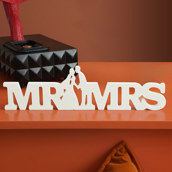 Stolni ukras s vjenčanim slovima