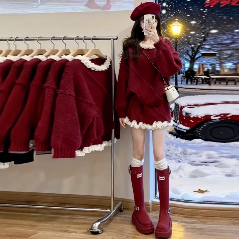 Set od pletenog pulovera i mini suknje u nježnom stilu, jesen-zima 2025 kolekcija, sladak i elegantan outfit