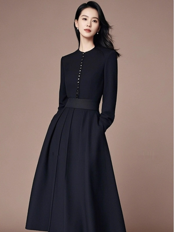 8616 Crna haljina u Hepburn stilu za formalne prilike, elegantna i profinjena