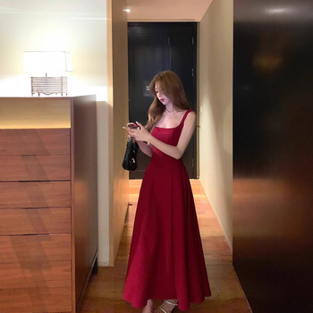 2025 godina inspirirana francuskim stilom, elegantan Hepburn stil, crvena haljina na tanke naramenice, za žene, ljeto, naglašeni struk, duga haljina A-linije