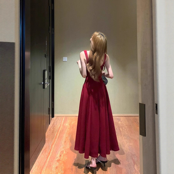 2025 godina inspirirana francuskim stilom, elegantan Hepburn stil, crvena haljina na tanke naramenice, za žene, ljeto, naglašeni struk, duga haljina A-linije
