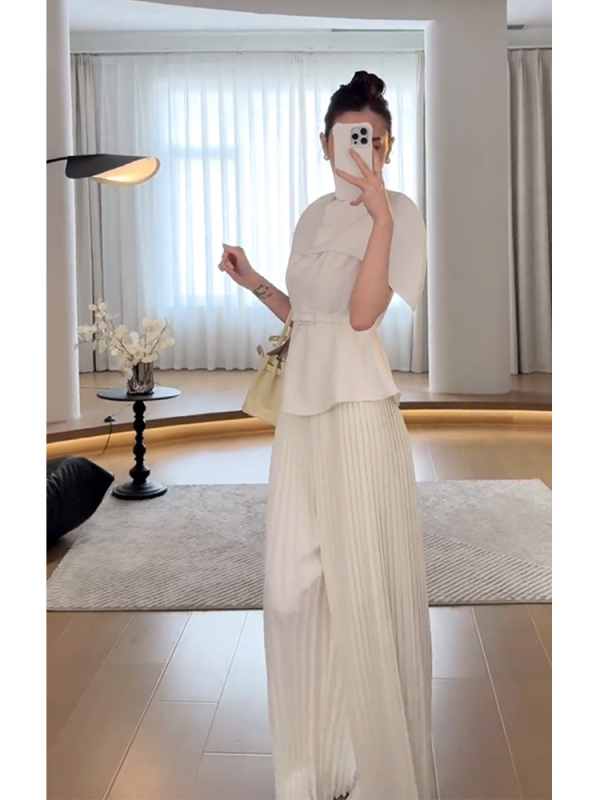 Ženski bezrukavni set s vestom i hlačama, vrhunska kvaliteta, elegantan, ljetni stil.