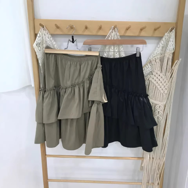 Tri boje proljeće: asimetrična čipkasta midi suknja s volanom, jednobojna, japanski stil