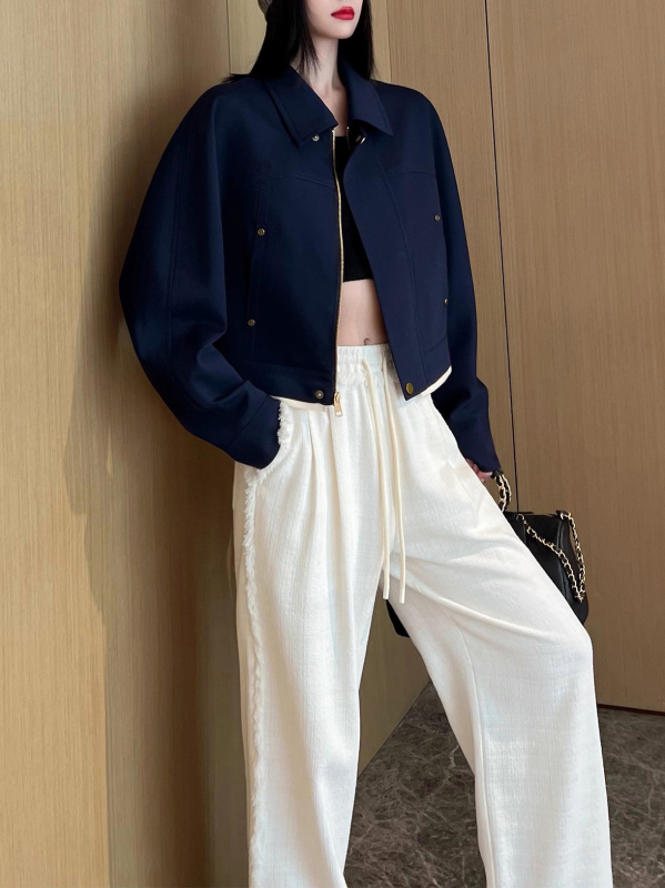Ženski sako i haljina u Chanel stilu, proljeće 2025, elegantan luksuz