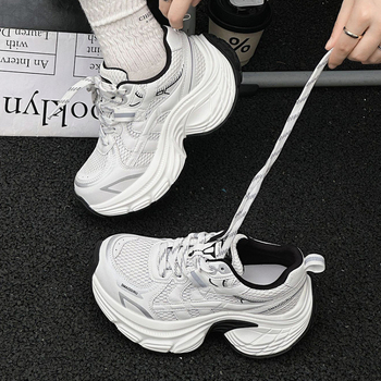Ženske cipele od prave kože s debelom potplatom, stil dad shoes, okrugli vrh, peta 6–8 cm, udobne svakodnevne sportske tenisice – jesen 2025