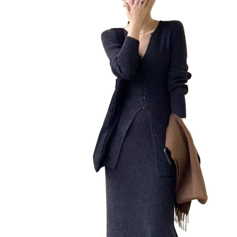 Ženski dvodijelni set: pleteni kardigan u Hepburn stilu i duga suknja, retro