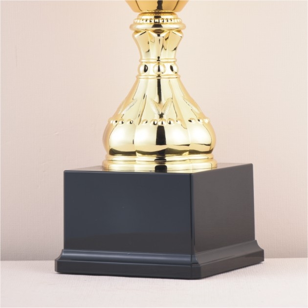 Трофей Golden Horse, метален с златисто покритие, за футбол и баскетбол, за различни събития и награди