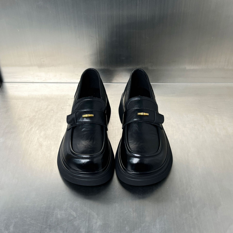 Ženske loaferice s debelim potplatom, crne, slip-on, proljeće 2026