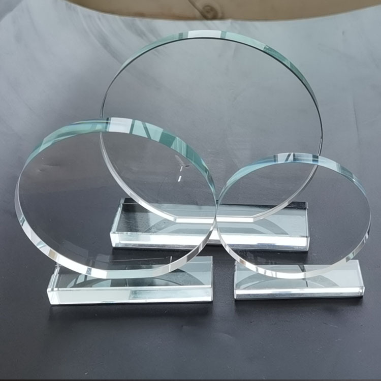 Prazan kristalni trofej i medalja, prilagodljivo