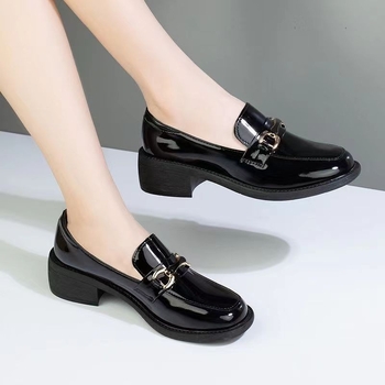Ženske loaferice od patentirane kože, 2024 novi model, mekana koža i potplat, slip-on, okrugli vrh, četvrtasti potplat, svakodnevna obuća