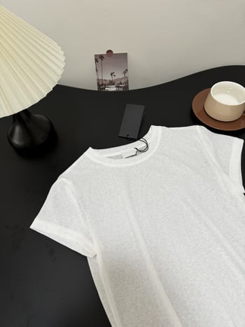 Ženski ljetni T-shirt s okruglim izrezom i kratkim rukavima, bijela jednobojna, s izvezenim detaljima, tankog materijala