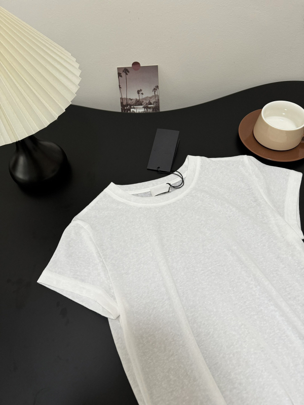 Ženski ljetni T-shirt s okruglim izrezom i kratkim rukavima, bijela jednobojna, s izvezenim detaljima, tankog materijala