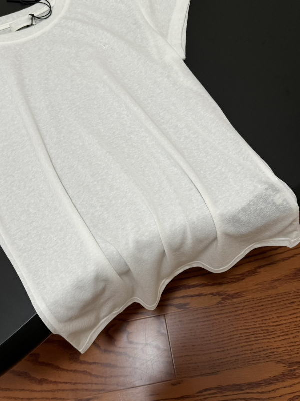 Ženski ljetni T-shirt s okruglim izrezom i kratkim rukavima, bijela jednobojna, s izvezenim detaljima, tankog materijala