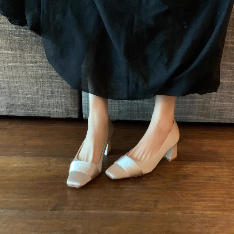 Izuzetno mekane cipele od ovčje kože, nude satin u franuskome stilu, ženske visoke potpetice s kvadratnim vrhom i debelim potpeticama, elegantne svadbene cipele uz udoban nošenje