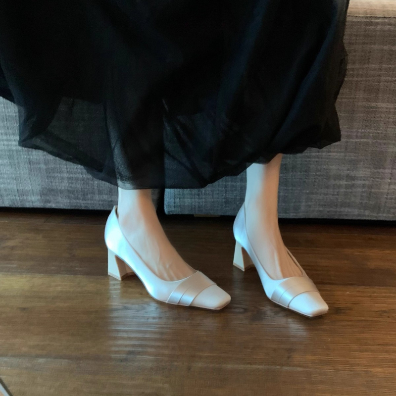 Izuzetno mekane cipele od ovčje kože, nude satin u franuskome stilu, ženske visoke potpetice s kvadratnim vrhom i debelim potpeticama, elegantne svadbene cipele uz udoban nošenje