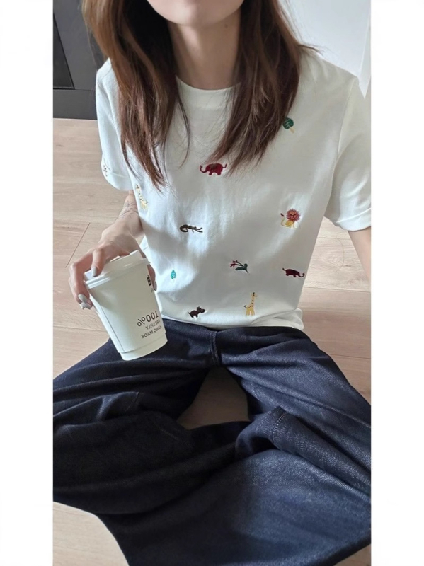 Ženski bijeli pamukasti T‑shirt s kratkim rukavima, korejskog stila, slatko izšiven, ljetni dizajn, nišni top