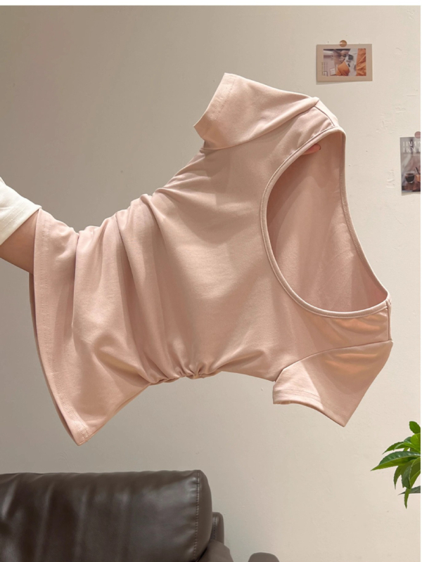 Ženski T-shirt s U-izrezom, kratkim rukavima, plisirana struk, ljetni model 2025, jedinstven dizajn