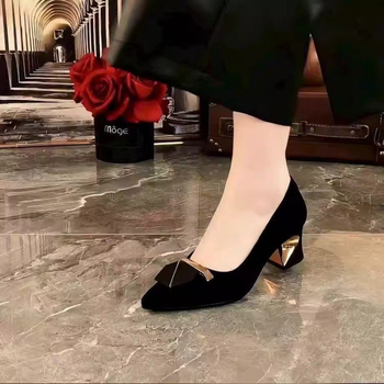Ženske slip-on cipele od velura s kvadratnim vrhom i debelim petom, francuskog stila, elegantan dizajn, niski otvor, kopča, jesen 2026