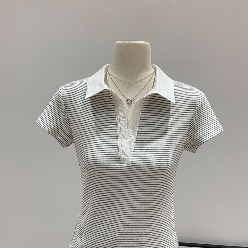 Ženski ljetni T‑shirt s prugama i blokovima boja, polo ovratnik, cropped, ravni rameni, minimalistički stil, retro američki stil, pamuk-spandeks.
