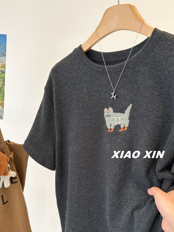 Ženski T-shirt s izvezenom mačkom, baršunasti unutarnji završetak, kratki rukav, slobodan kroj, plus veličina