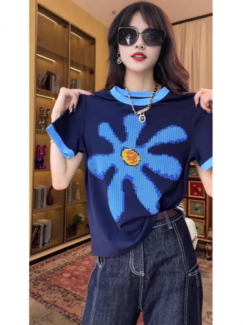 Ženski pamukasti T-shirt s flokiranim printom cvijeća, kratki rukavi, opušten kroj, okrugli izrez, ljeto 2025