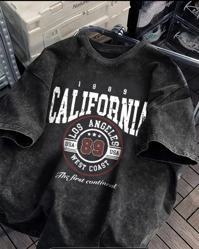 Ženski T-shirt kratkih rukava u američkom retro stilu, s ispranim efektom i distresom, oversize kroj, 100% pamuk, ljetni model