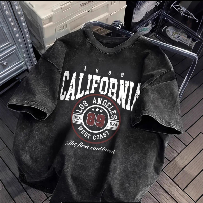 Ženski T-shirt kratkih rukava u američkom retro stilu, s ispranim efektom i distresom, oversize kroj, 100% pamuk, ljetni model