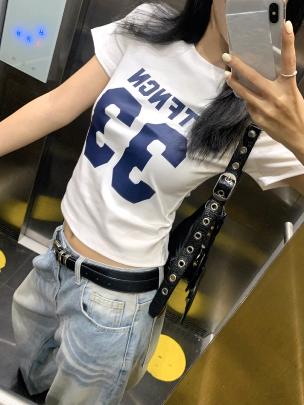 Ženski T‑shirt s kratkim rukavima i digitalnim printom, uski kroj, kratka duljina, američki stil, ljeto 2025