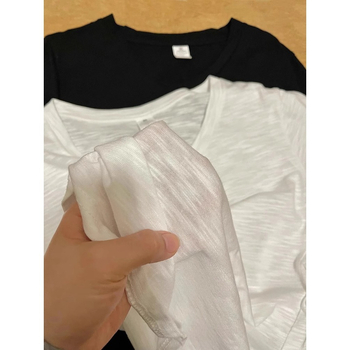 Ženski lagani bijeli T-shirt s V-izrezom, kratki rukavi, opuštena silueta, slub pamuk