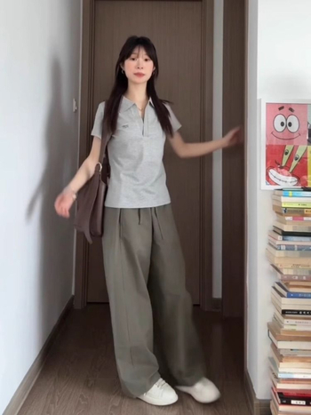 Ženski polo top u korejskom stilu, kratki rukavi, uski kroj, ljeto 2026, retro casual top